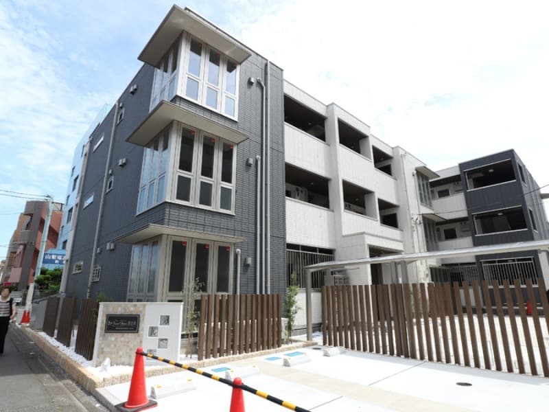 Main Image