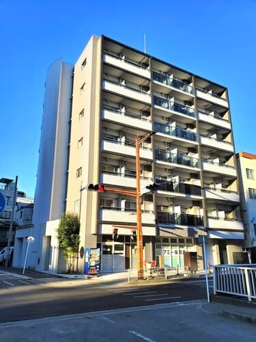 Main Image