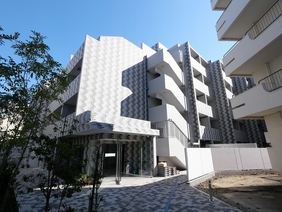 Main Image