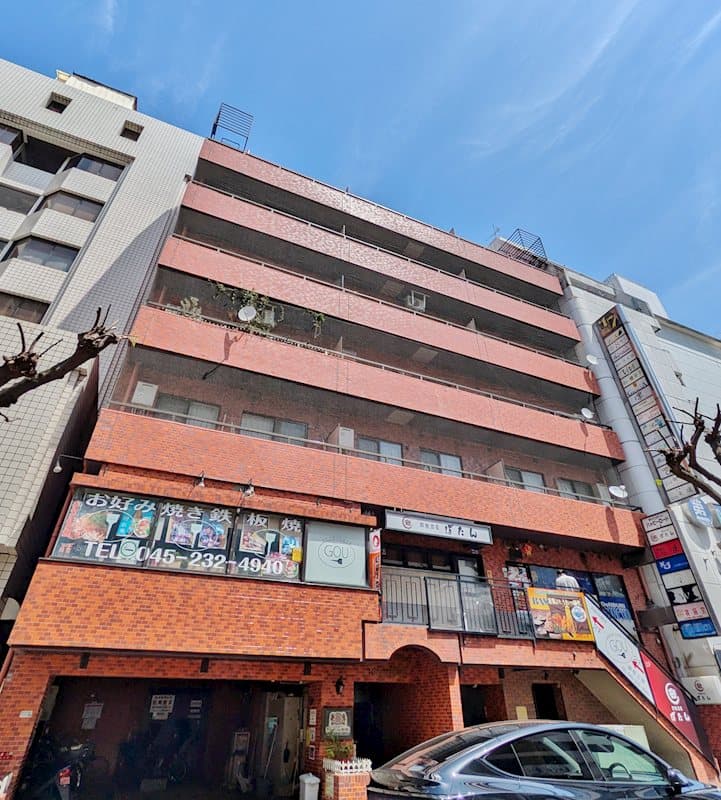 Main exterior of Lions Mansion Kannai Daini