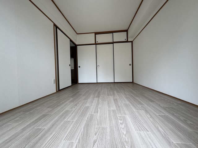 Preview interior of Sun City Kakuozan
