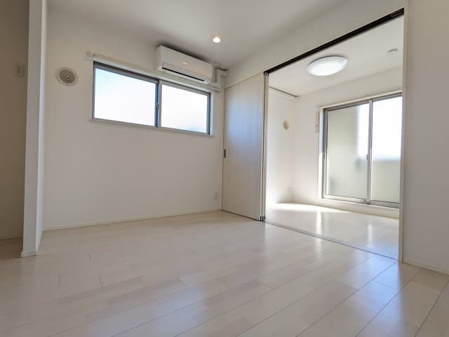 Preview interior of Etoile Ozone