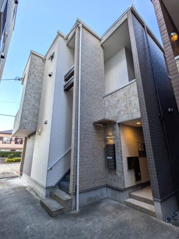 Main Image