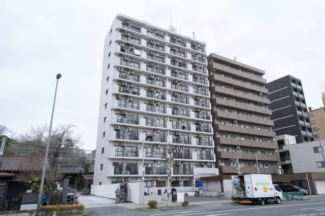 Main Image
