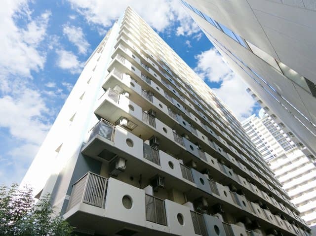 Main exterior of Residia Sannomiya East