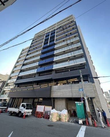 Main exterior of Pressance Namba Devante