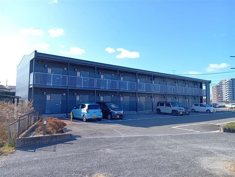 Main exterior of leopalace Minami