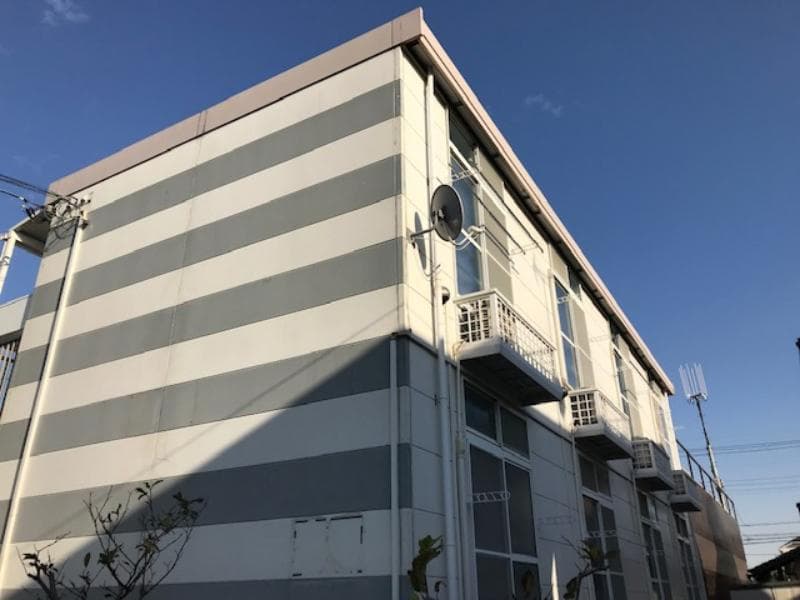 Main exterior of leopalace WITH