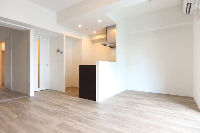 Preview interior of Rue E Ikeshita