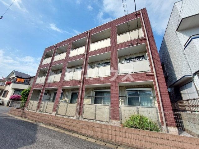 Main exterior of Rb Ampleur Feral Hongo