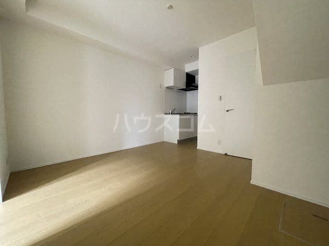 Preview interior of Liberte Murakami