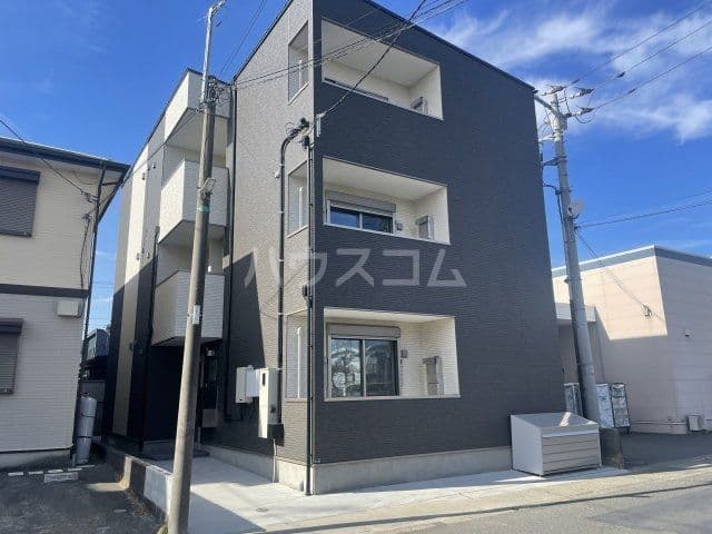 Main exterior of Gi Maison Ebina