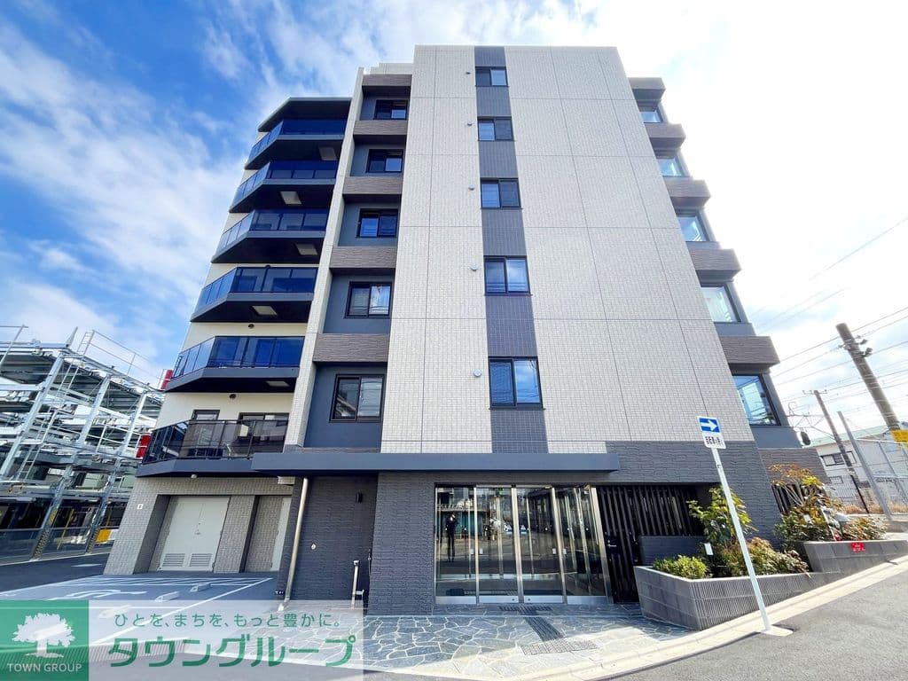 Main exterior of LUXENA + PAWS Fujisawa 0206