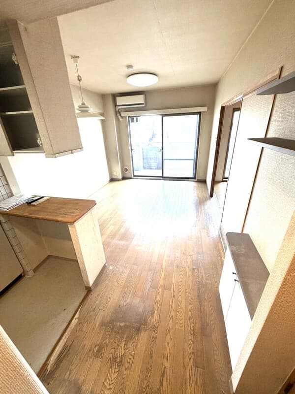 Preview interior of Green Corp Tsurukawa 606