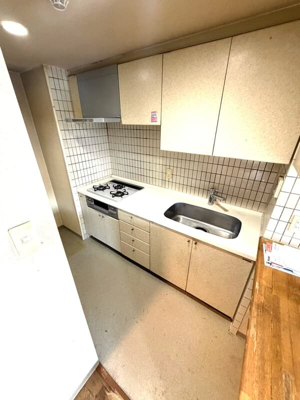 Preview interior of Green Corp Tsurukawa 606