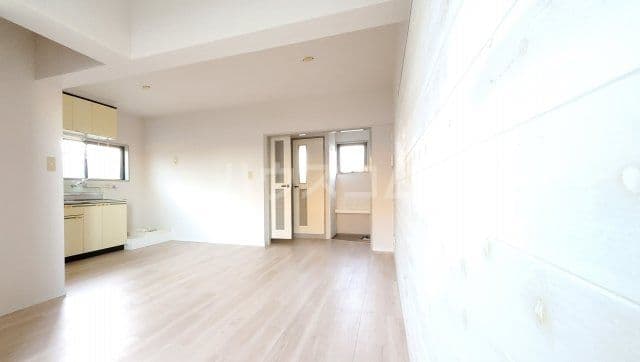 Preview interior of Loire Kurikidai