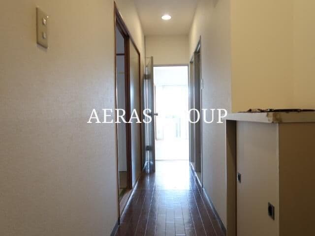 Preview interior of Rue Owad 203