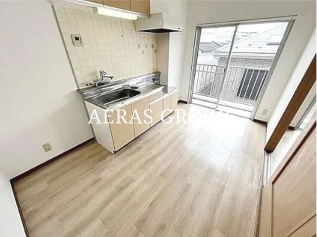 Preview interior of Rue Owad 203