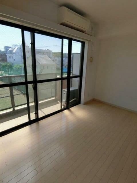 Preview interior of Felice Nobuto 202