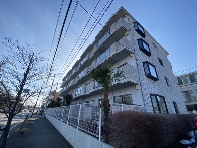 Main exterior of Rb Full Sail Higashihashimoto