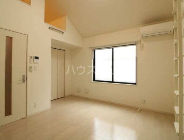 Preview interior of Rb Central Forest