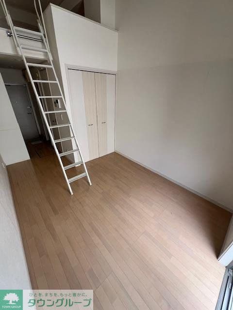 Preview interior of Espoir 101
