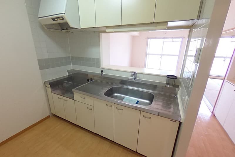 Preview interior of Hills Minami-Totsuka Building 4