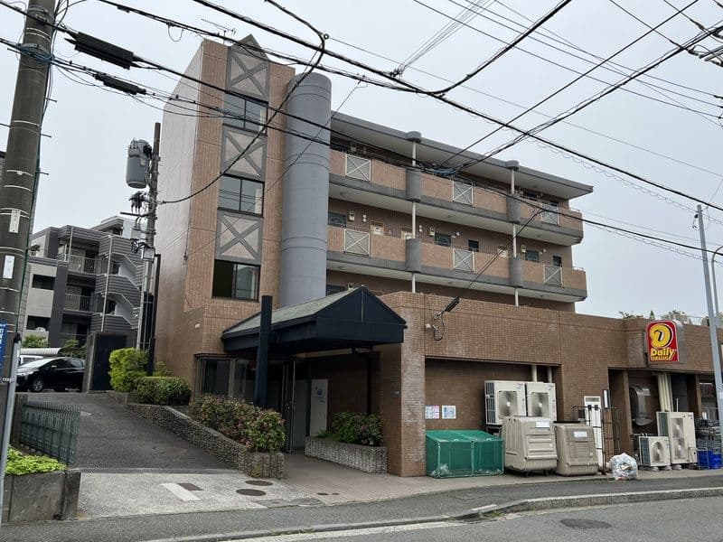 Main exterior of Sun Hills Nakayama