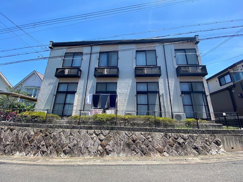 Main exterior of Leopalace Manchoshiki KKT