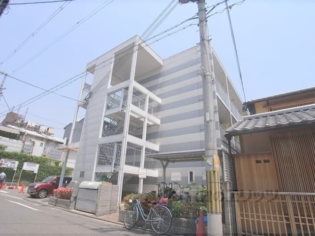 Main exterior of Leopalace Town D