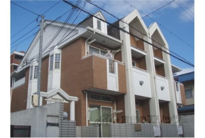 Main exterior of Leopalace Kuze