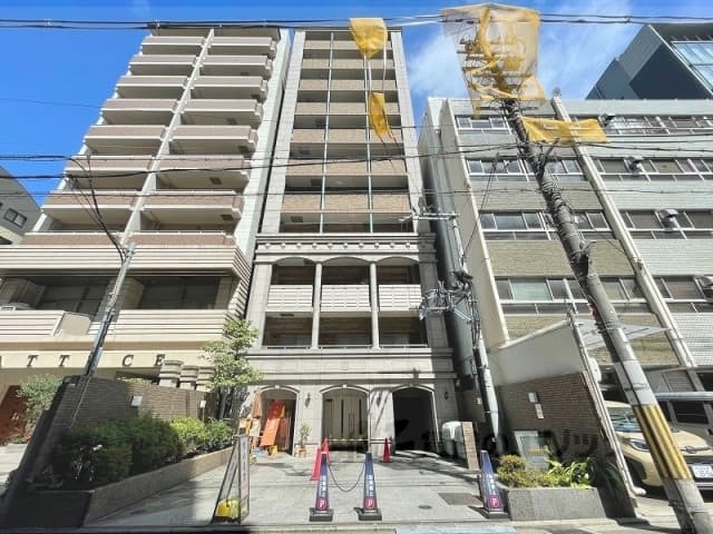 Main exterior of Bellagio Shijo Karasuma 2 KM 🌳