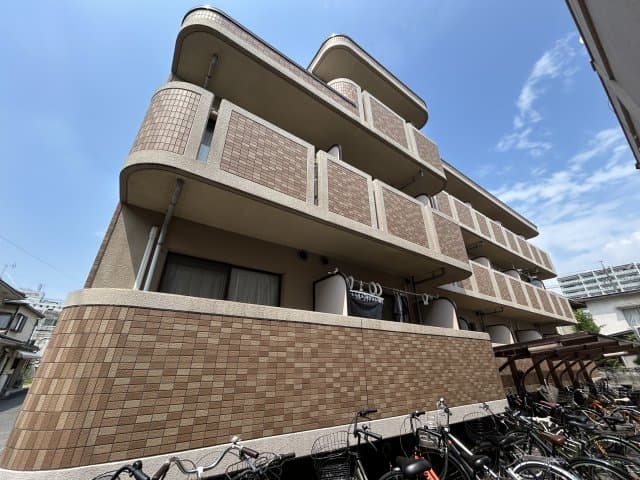 Main exterior of FLATLEAVES Gakunancho 101