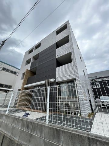 Main exterior of Plandoor Toukaiti 301