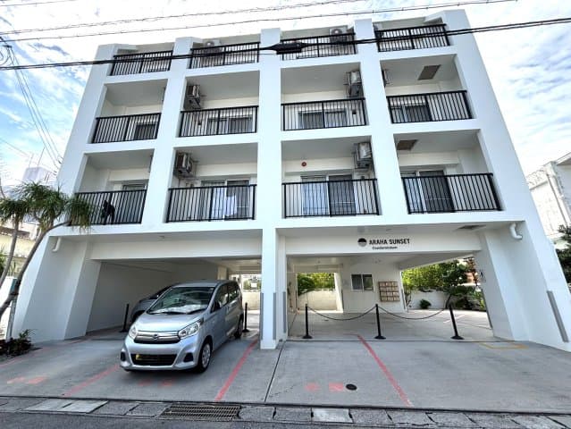Main exterior of ARAHA SUNSET 403