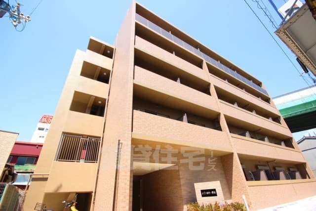 Main exterior of Maison Tanaka-Noda