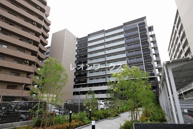 Main exterior of Eslead Residence Osaka Fukushima City West
