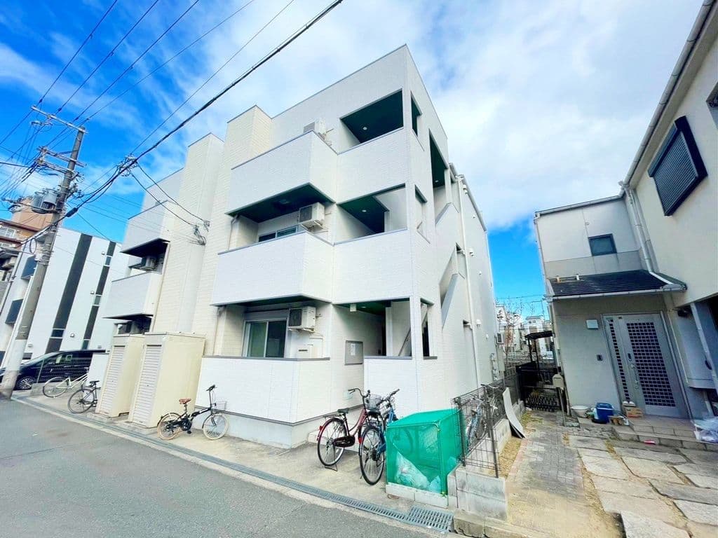 Main exterior of Valenti Nakamichi KM 🌳