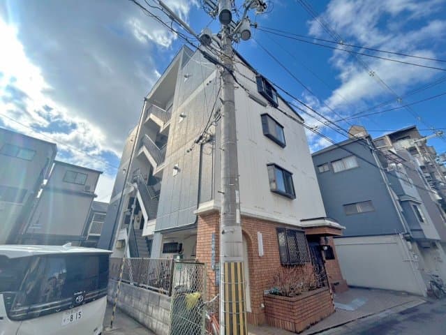 Main exterior of Yamano Mansion