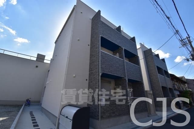 Main exterior of Life Anse