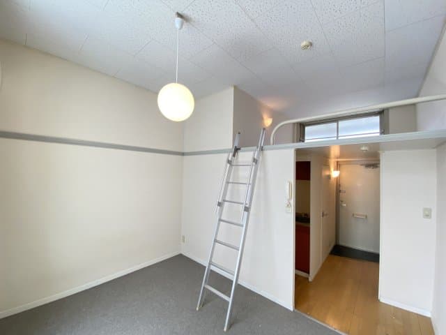 Preview interior of Shin I