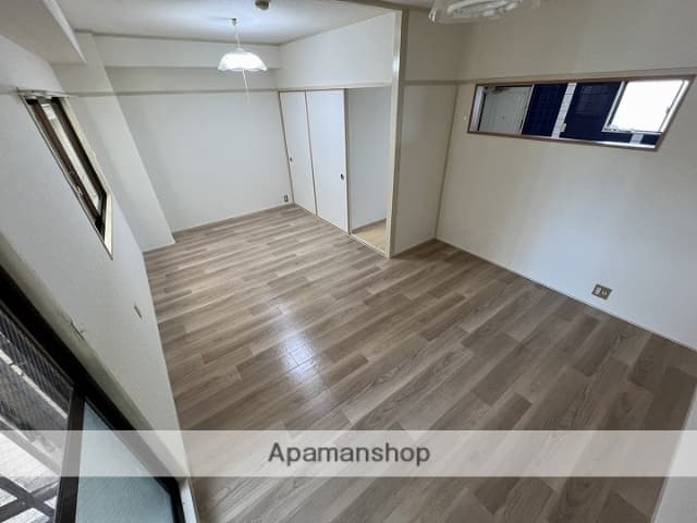 Preview interior of Sunshine MKM Oike KM 🌳
