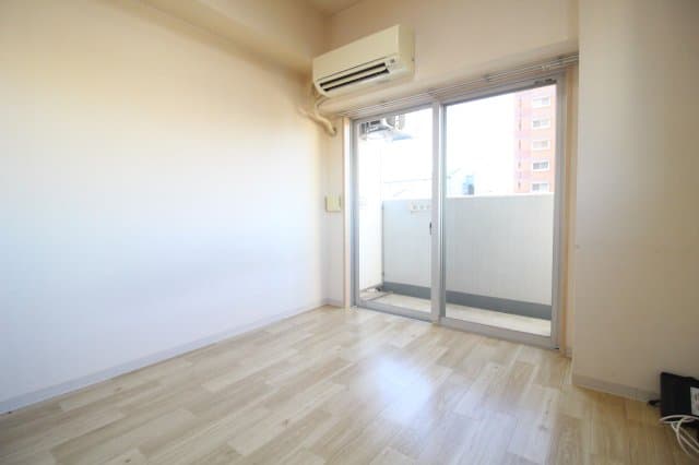 Preview interior of Win Hills Namba Minami