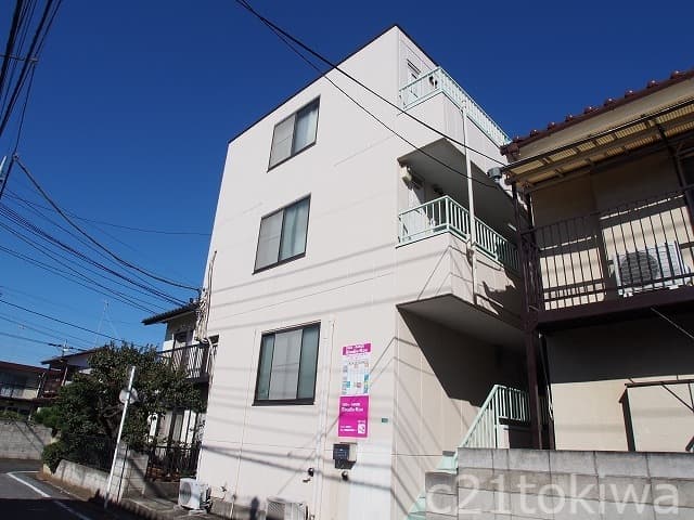 Main exterior of Green Heights 2