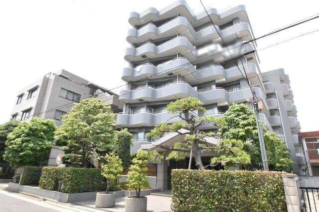 Main exterior of Diacourt Sanbankan