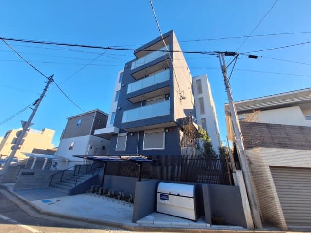 Main Image