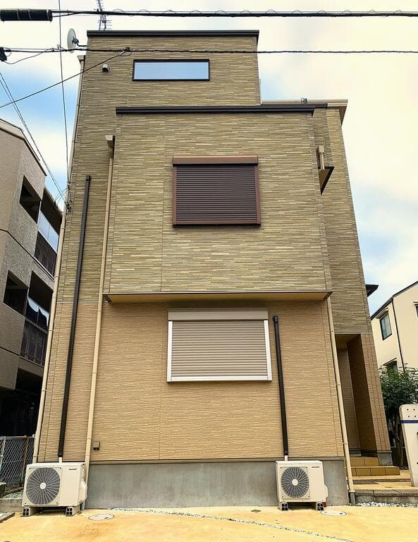 Main Image
