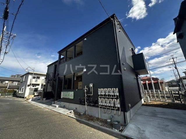 Main exterior of Aksia Sakado