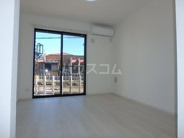 Preview interior of Aksia Sakado