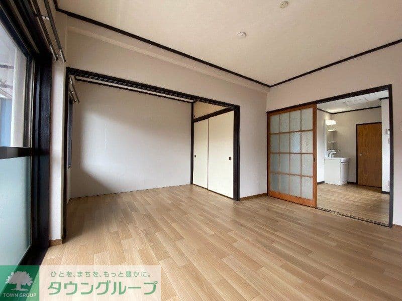 Preview interior of Enomoto Building